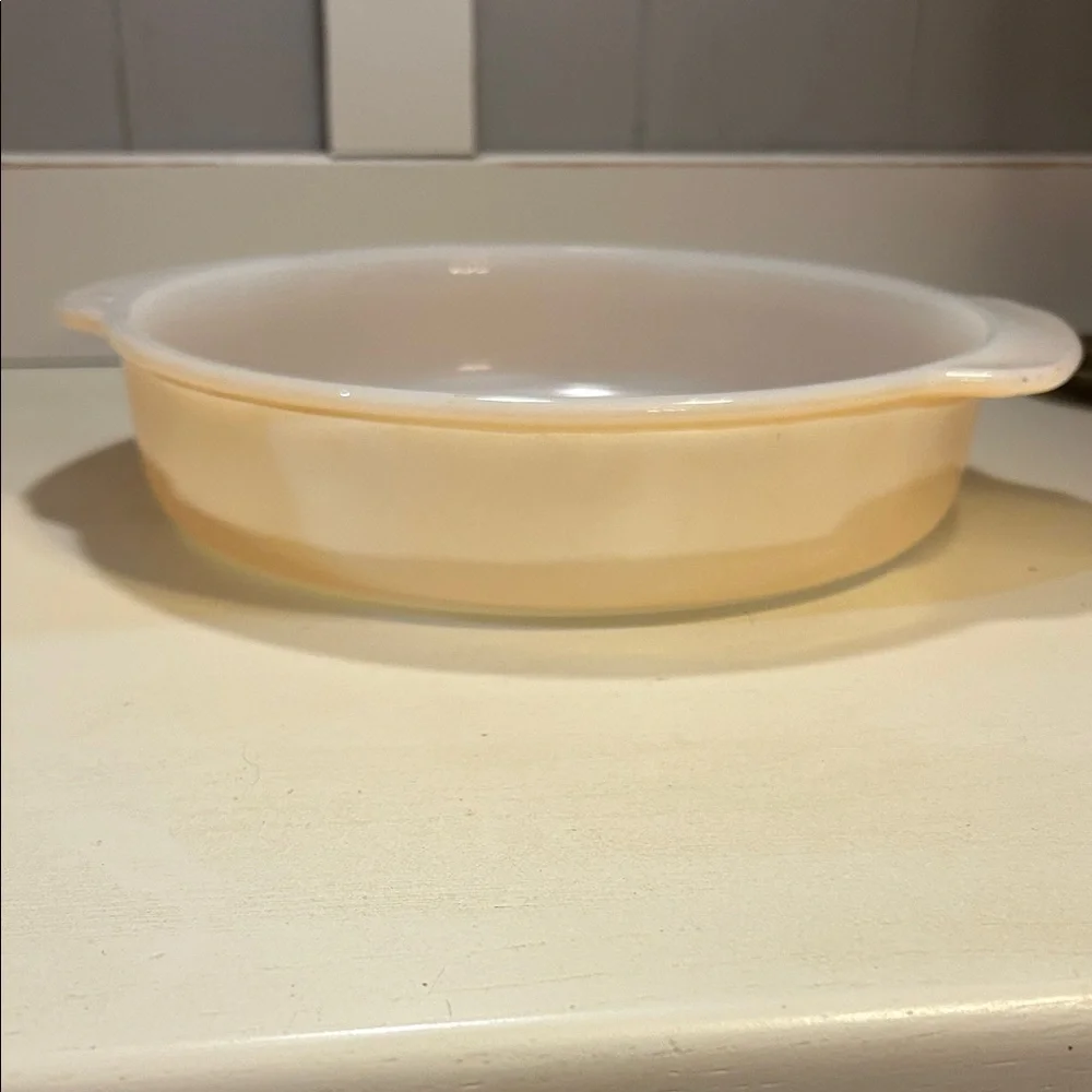 Vgt Anchor Hocking Fire King peach lustre round casserole dish. - Picture 3 of 7
